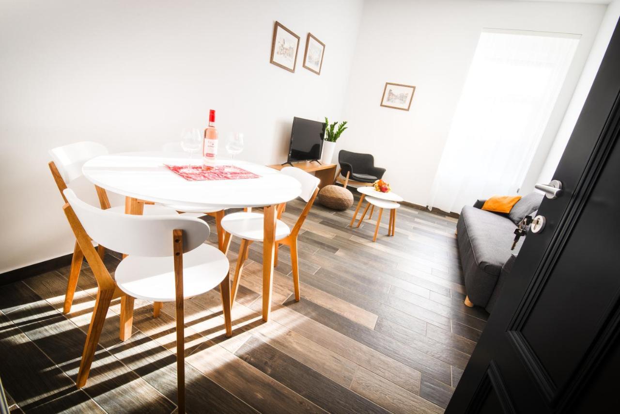 Apartmani Sterija 노비사드 외부 사진